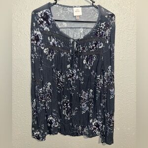 Knox Rose gray floral bell sleeve top